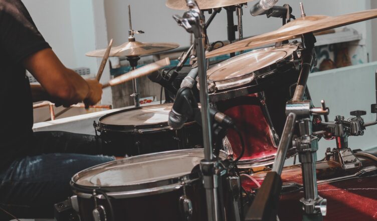 black drum set